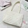 62232 Bolsa Tote Acolchoada Bordada com Flores Estilo Novo, Bolsa de Ombro Versátil para Usar sob o Braço, Bolsa de Mão Grande Capacidade Estilo Coreano para o Dia a Dia