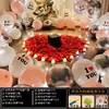 Sorpresa de Aniversario Escena Romántica Decoración Día de San Valentín Confesión Propuesta en el Dormitorio Fondo de Globos Arreglo de Pared