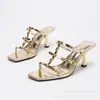 Sandalias de Tacón Alto Cuadradas Estilo Francés con Diseño de Remaches, Tacones de Aguja Abiertos de Moda y Elegantes, Nuevos Tacones Altos de Verano para Mujer