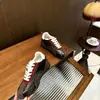 Zapatillas de entrenamiento alemanas de suela gruesa de 6 cm para mujer, nuevas de otoño 2026, versátiles de estilo vintage, suela blanda, que aumentan la altura, antideslizantes, zapatillas casuales