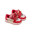 Tênis Infantil 2026 Primavera e Outono Novo Modelo Natal e Ano Novo Vermelho Respirável Antiderrapante Casual Moda Versátil Esportivo