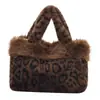 Bolso tote de felpa con estampado de leopardo para otoño e invierno, diseño de retazos, bolso de hombro, bolso sencillo para el día a día, bolso cruzado para mujer de comercio exterior transfronterizo