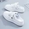 Moda Casual Nueva Primavera/Verano 2026 Faldilla Interior Blanca Zapatos para Mujer para Uso en Exteriores Pantuflas Versátiles Comercio Transfronterizo