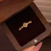 Anillo pequeño de plata de ley s925 con circonita cúbica, lujo ligero, deslumbrante, exquisito, elegante, moderno, versátil, diseño único