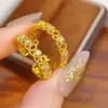 Mismo estilo en la tienda de oro anillo de corona Xiaxia con incrustaciones de diamantes de Cenicienta banda abierta hueca regalo sencillo para novia