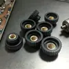 Fabricante de Dongguan 19Mmm6M5 Cabeza Redonda Patrón Recto Agujero Pasante Tuerca de Cobre Recubierta de Plástico Tornillo de Mano Tuerca de Cabeza de Goma Estilo Caliente