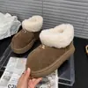 Botas de nieve de suela gruesa para mujer, nuevo estilo de invierno 2026, forradas de felpa, gamuza, caña baja, puntera ancha, sin cordones, cálidos y de algodón esponjoso