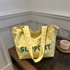 Bolsa Feminina Estilo Coreano Nova Bolsa de Ombro de Nylon com Estampa de Letra Leve Casual Versátil com Cordão de Amarrar e Grande Capacidade