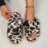 Chinelos Populares Transfronteiriços com Estampa de Leopardo, Chinelos Quentes de Inverno para Casa com Aumento de Espessura e Forro de Lã, Chinelos com Tiras Cruzadas