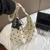 Diseño simple, bolso de axila de tela de nailon texturizado para mujer, nuevo modelo 2026, gran capacidad, bolsa de hombro tipo tote versátil para el día a día