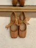 Primeiro Encontro Temporada Aumento de Altura Bico Quadrado Retrô Laço Doce Sapatilhas Sapatos Individuais Femininos 2026 Combine com Saias Mary Janes