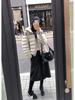 Baisiwang 700 Fill Power 95% Plumón de Pato Blanco Chaqueta Acolchada Nervada para Mujer, Nuevo Abrigo Acolchado Cálido de Invierno con Capucha