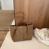 Bolsa Tote Grande de Capacidad para Viaje Diario Simple para Mujer Otoño Retro Templado Temperamento Alto Bolso de Hombro Único