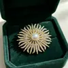 Broche Pérola Pétala Franzida Indústria Pesada Pin Forma Radiante Cheio de Strass Fixador para Jaqueta de Trabalho Decoração de Peito