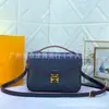 Bolsa de repuesto de alta calidad, bolsa de hombro moderna, bandolera, bolso para mujer con relieve, fuente de fábrica clásica de Guangzhou, productos transfronterizos
