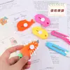 Caja mini de color cuchillo de papelería tamaño pequeño cuchillo de arte portátil cuchillo pequeño para estudiante cuchillo para desenvolver al por mayor