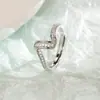 Anillo Mobius de Diamante Completo Nuevo de Amazon Venta Caliente de Comercio Exterior Anillo para Dedo Índice de Líneas Geométricas Irregulares Onda