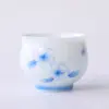 Taza de té de cerámica azul con loto pintado a mano con color de engobe para el hogar taza para degustación de té pu'er juego de té kung fu taza de maestro taza individual