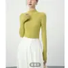 Suéter de cuello alto medio para otoño e invierno, nueva camiseta básica de punto de color liso, top ajustado de rayas verticales para mujer