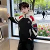 Chaqueta para niño para primavera y otoño 2026 nuevo modelo, chaqueta de béisbol deportiva con capucha para niños mayores, elegante chaqueta de estudiante para niños