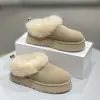 2026 Estilo Nuevo Tamaño Pequeño Suela Gruesa Aumentador de Altura Pantuflas de Algodón para Mujer Retro Cómodas Suela Suave Zapatos de Piel Engrosados con Terciopelo Botines Cortos