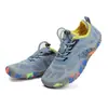 Sapatos de praia de verão infantis transfronteiriços, sapatos de natação de malha fly de cano baixo, sapatos de corrida fitness, sapatos para vadear e trilhas em riachos, atacado de fabricante