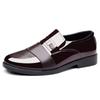 Agite o som dos mesmos novos sapatos masculinos formais de couro, moda casual de negócios, apontou um pedal, uma geração de sapatos casuais