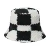 Otoño e Invierno Transfronterizo Nuevo Estilo Ins Moda Japonesa y Coreana Cálido Sombrero de Felpa Tipo Maceta Cuadros de Ajedrez Sombrero de Pescador para Mujer 2022