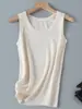 Versátil e prático, este colete de tricô canelado, com corte justo e decote em U, feito de mistura de lã, é adequado para todas as estações.. Estilo feminino 014