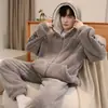 Conjunto de pijama masculino de inverno com capuz e zíper, em flanela coral com estampa de desenho animado, de manga comprida, modelagem solta, quente e espesso, com gola alta