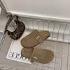 Chinelos Birkenstock 2026 Fechados para Uso Externo Slip-on Outono/Inverno Semi-preguiçosos Tendência Moda Mules Retrô Novo Estilo