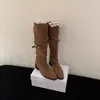 Diseño con un atractivo de nicho: Botas de mujer 2026 con tacón grueso y detalles de hebilla, botas ajustadas de estilo francés para otoño/invierno, botas de montar y botas altas de caña larga