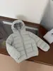 Jaqueta Leve de Penas Infantil em Estoque com Novo Padrão Nacional 90% Penas de Pato Branco para Meninos e Meninas, Roupa de Inverno para Crianças Pequenas