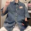National Fashion Vintage Fun Badge Camisa Denim de manga curta Verão Masculino em High-end Casual Handsome Camisa de meia manga