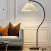 Lámpara de Mesa LED Nórdica Simple Moderna Creativa Lámpara de Mesa Dormitorio de Estudiante Protección Ocular Aprendizaje Lectura Dormitorio Lámpara de Mesa