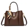 Fivela de Travamento para Lenço de Seda Bolsa de Mão Feminina 2026 Novo Estilo Bolsa Cesta com Toque de Luxo, Grande Capacidade, de Mão, de Ombro e Transversal