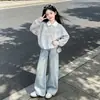 Conjunto de Dos Piezas para Primavera/Otoño 2026: Sudadera con Capucha Estilo Coreano de Cuello Polo con Adorno de Encaje Dulce y Jeans con Estrellas de Cinco Puntas