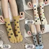 Calcetines de lunares de colores con separación de dedos Versátiles de media pantorrilla Estilo japonés Cómodos Lindos Para el pie Artículo de uso diario Accesorios de Instagram Calcetines