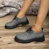 Mocassins Slip-On Retrô de Solado Grosso para Mulheres 2025 Novo Estilo Sapatos Pequenos de Couro Bico Redondo Salto Grosso Flats Tamanho Grande Sapatos Femininos Transfronteiriços