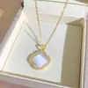 Novo produto transfronteiriço: Colar feminino simples e único com microincrustação de diamantes, design fresco, popular online, acessório de corrente para clavícula requintado