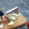 Prensa de Ajo de Acero Inoxidable Artefacto Triturador de Ajo Anillo Prensa Golpeador de Ajo Casero Pelador Manual de Ajo Prensa Triturador de Ajo