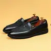 Mocassins Masculinos Brancos de Couro Genuíno 2026 Novo Estilo Britânico para Trabalho e Dia a Dia Slip-On Noivo Casamento Casual Sapatos de Couro