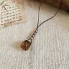 Colar de coração marrom de estilo descontraído e relaxado, corrente de clavícula de estilo étnico única, corrente de suéter criativa de nicho para mulheres