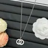 25S Novo Modelo Branco Platina Colar com Letra C Duplo Colar Fashion para o Dia a Dia Colar Simples Versátil Atacado