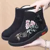 Zapatos de Tela Old Beijing para Mujer en Invierno Forrados de Felpa Heattech Estilo Étnico Bordados Botas de Caña Alta Cómodos Antideslizantes Zapatos de Algodón para Madres de Mediana Edad y Mayores