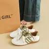 Zapatillas Blancas para Mujer 2026, Nueva Versión Coreana de Otoño, Estilo Ins, Zapatos Versátiles Deportivos Casuales para Estudiantes Mujeres, Estilo Callejero 8823