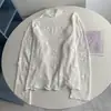 Camiseta Longa Versátil Elegante com Gola Meia-Alta Floral Transparente com Gola Alta e Base de Renda Esculpida, Top da Moda e Exquisito