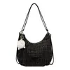 Bolsa Tote de Lã Fashion para Mulheres 2025 Novo Design Retrô Mochila Grande Capacidade Versátil Bolsa de Ombro Único Axila
