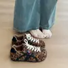 Mocassins personalizados de alta moda estilo coreano com estampa de leopardo para mulheres, novidade do outono de 2026, tênis casuais versáteis super estilosos