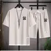 Traje Casual de Verano para Hombre 2023 Estilo Coreano Moda Deportiva Adolescente Estudiante Marca de Moda Estampado Conjunto de Dos Piezas